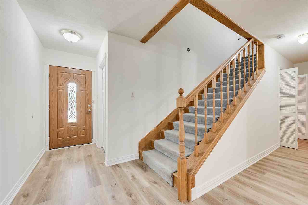 9 Atlanta Ct - Photo 4 of 29