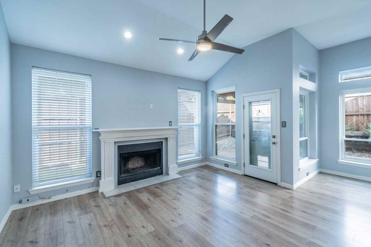 802 Crest Ridge Ct - Photo 5 of 30
