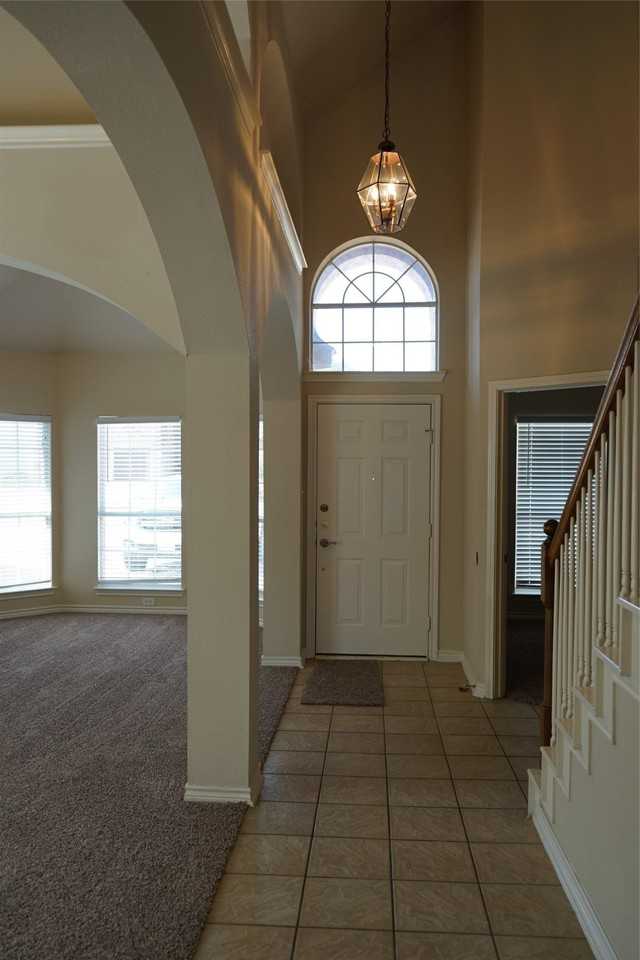 1507 Chateau Ln - Photo 5 of 26
