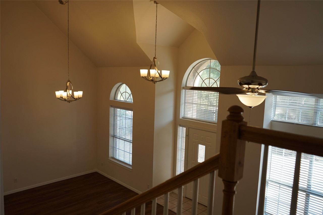 2313 Perkins Pl - Photo 3 of 26