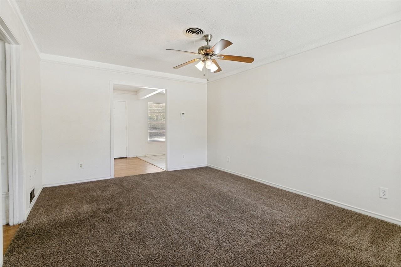 5133 Susan Lee Ln - Photo 2 of 11