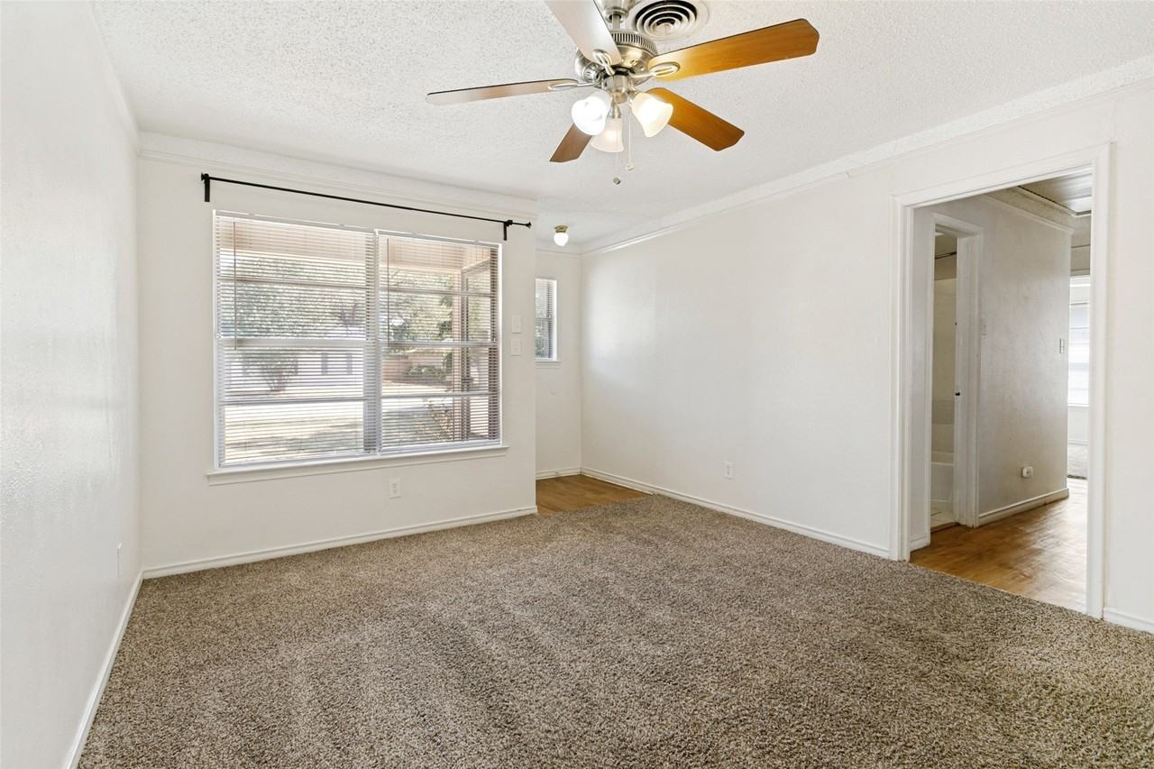 5133 Susan Lee Ln - Photo 3 of 11