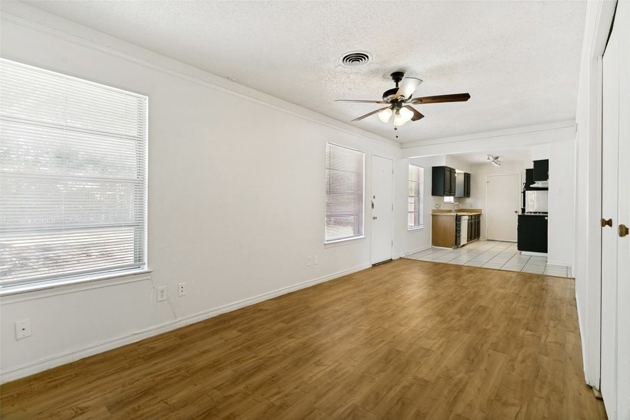 5133 Susan Lee Ln - Photo 4 of 11