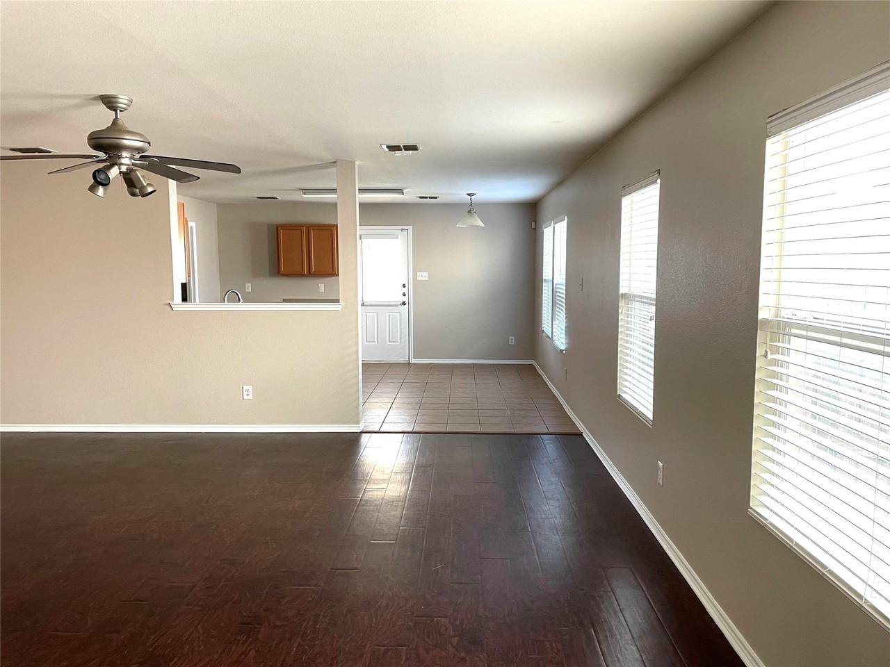 1745 Diamond Lake Trl - Photo 3 of 16