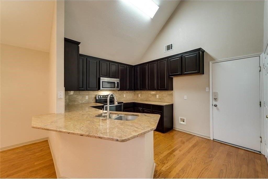 3032 Sawtooth Dr - Photo 6 of 17