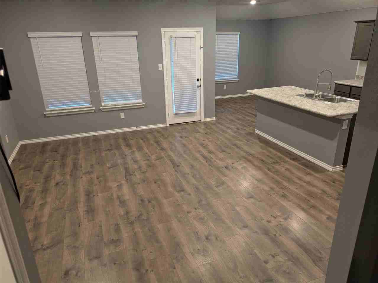 2124 Tulipwood Dr - Photo 4 of 10