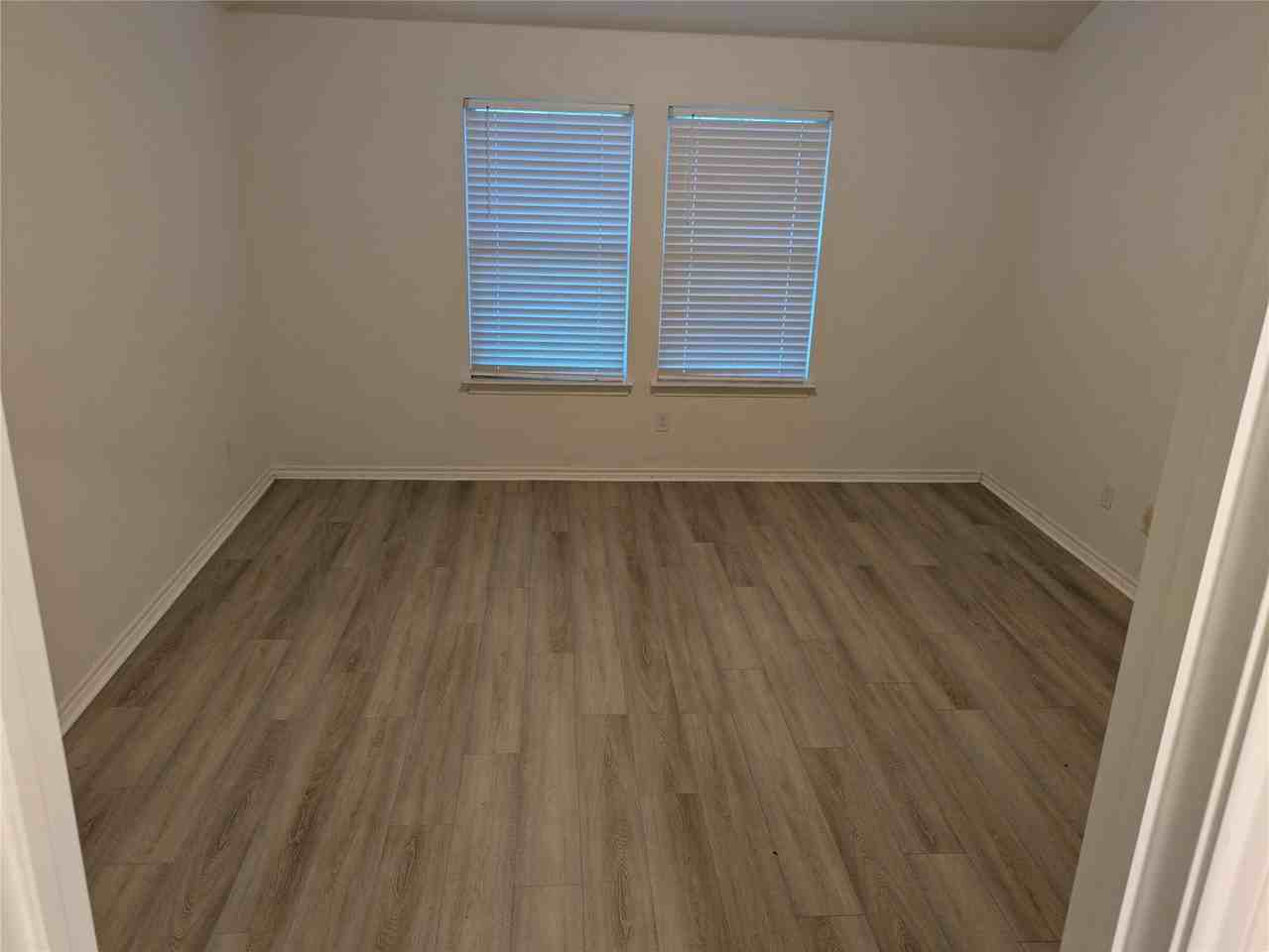 2124 Tulipwood Dr - Photo 5 of 10