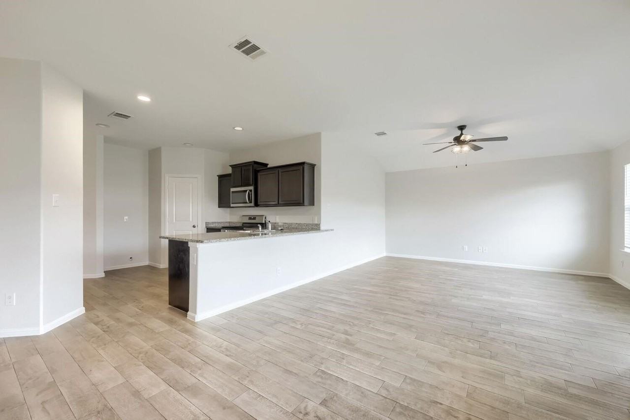 8053 Muddy Creek Dr - Photo 3 of 25