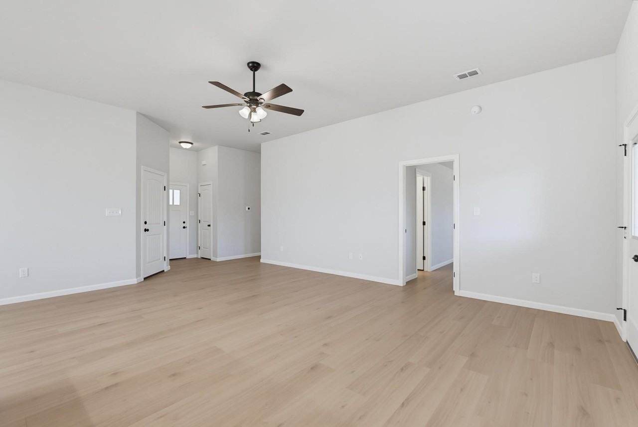 5642 Abbey Rd - Photo 7 of 35