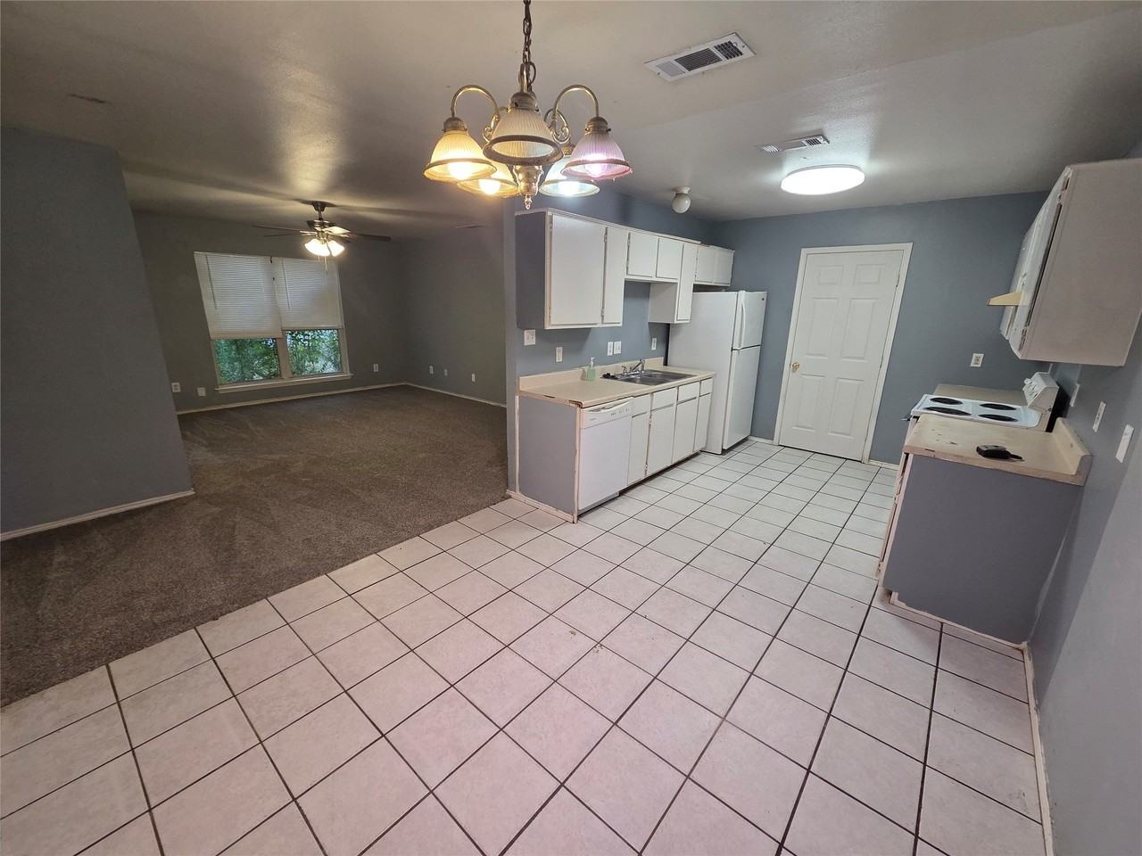 900 Naomi Ln #A - Photo 4 of 19