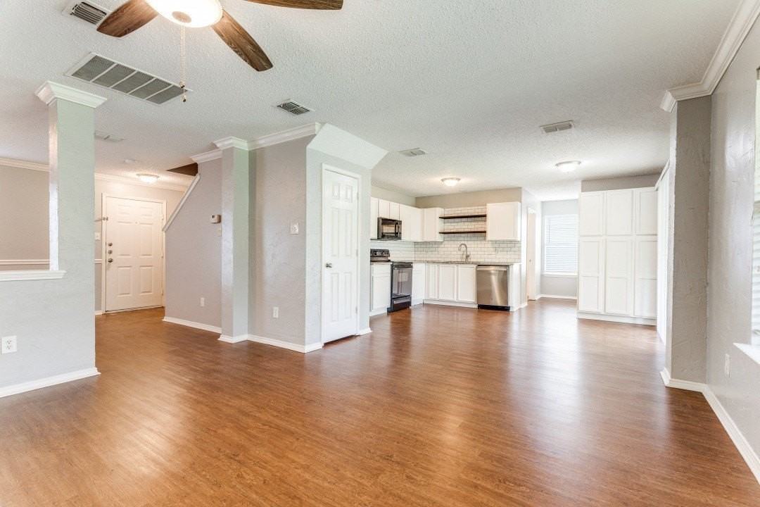 9361 Sundial Dr - Photo 3 of 12