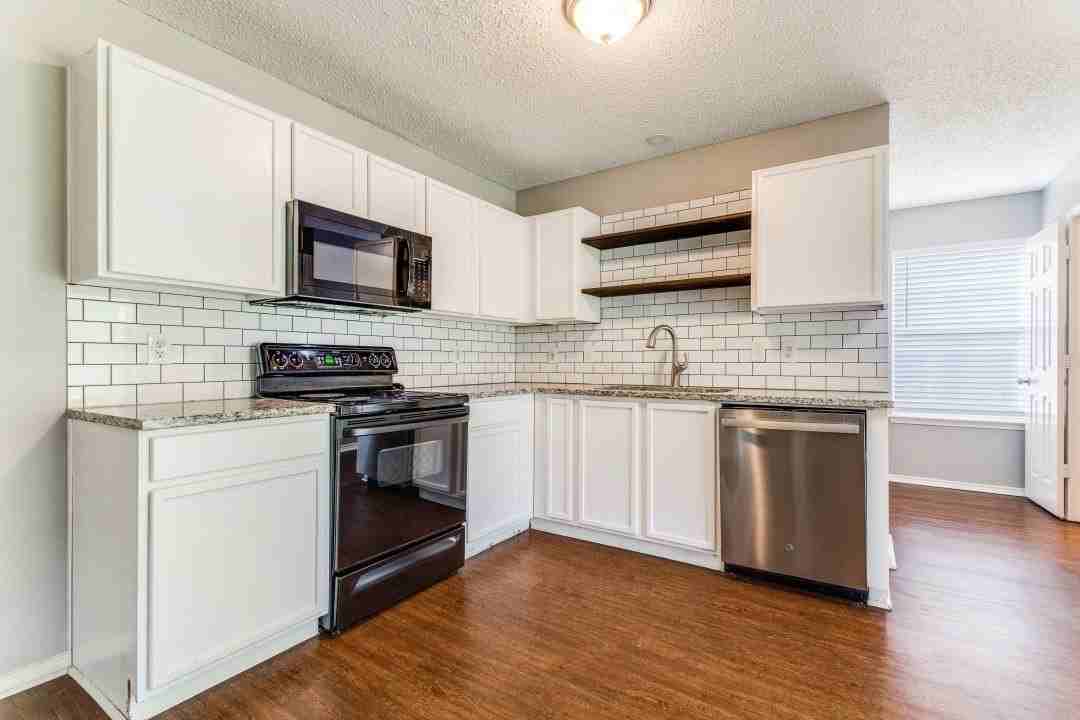 9361 Sundial Dr - Photo 5 of 12