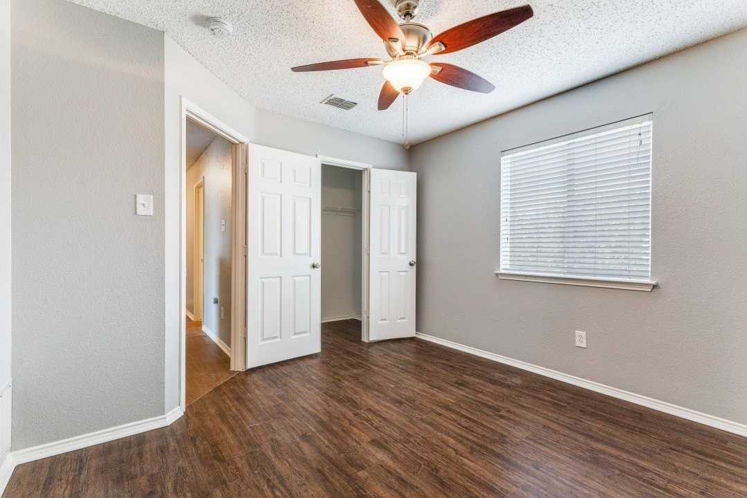 9361 Sundial Dr - Photo 6 of 12