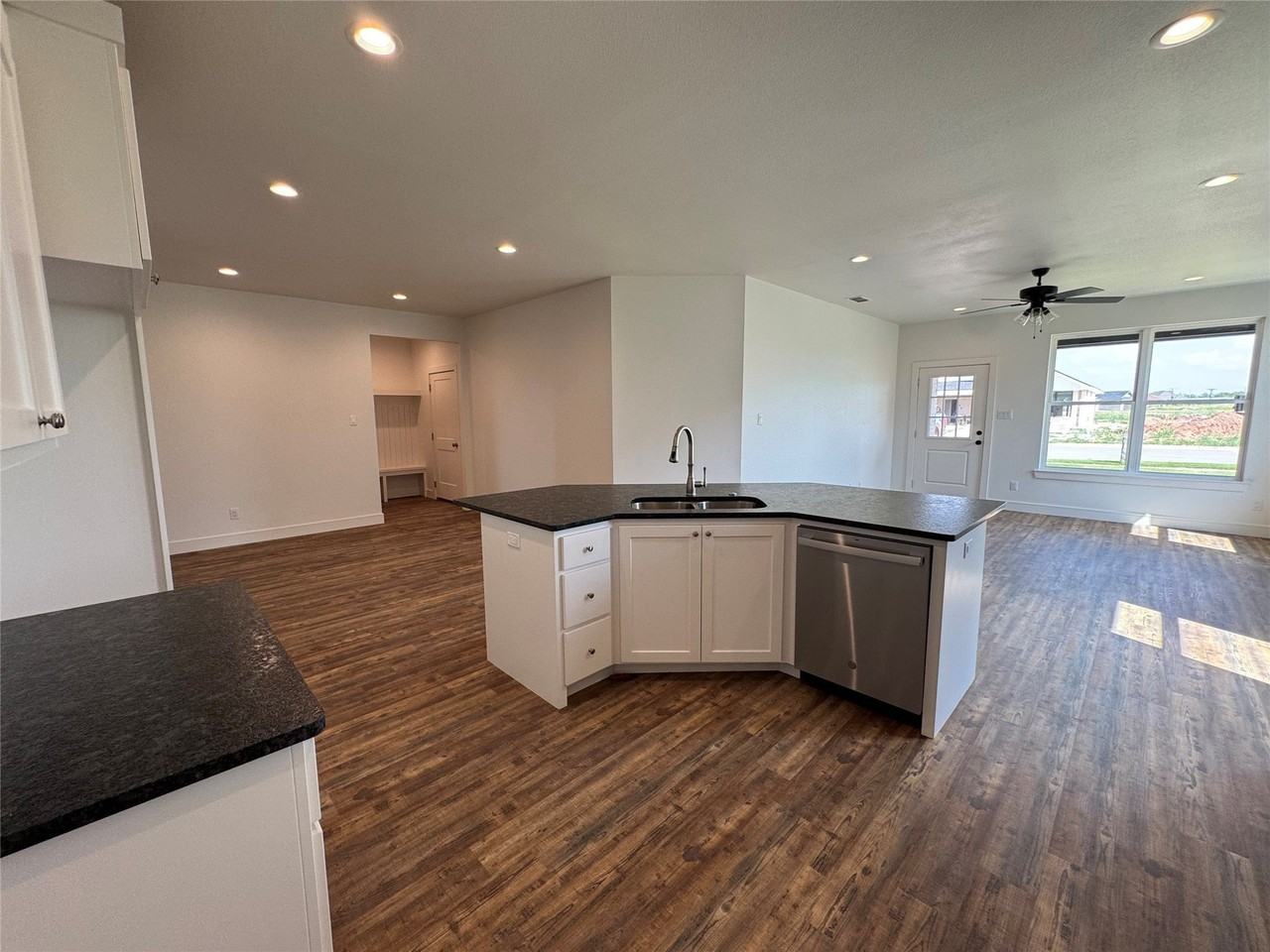8008 Sawdust Trl - Photo 2 of 9