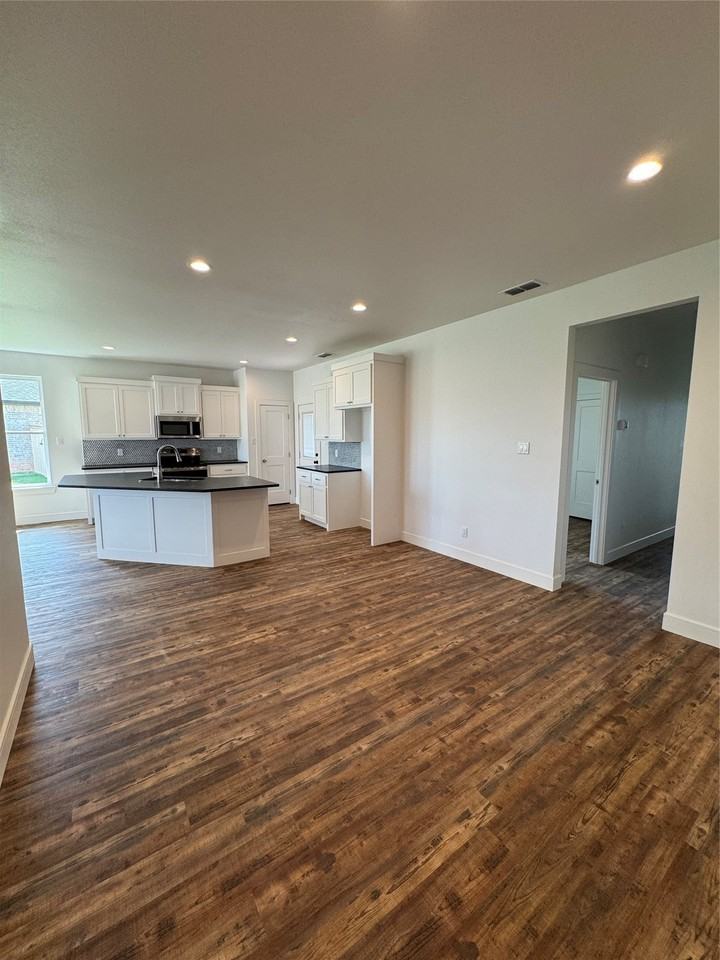 8016 Sawdust Trl - Photo 3 of 9