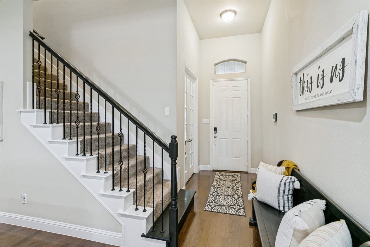 15109 Roderick Rd - Photo 2 of 26