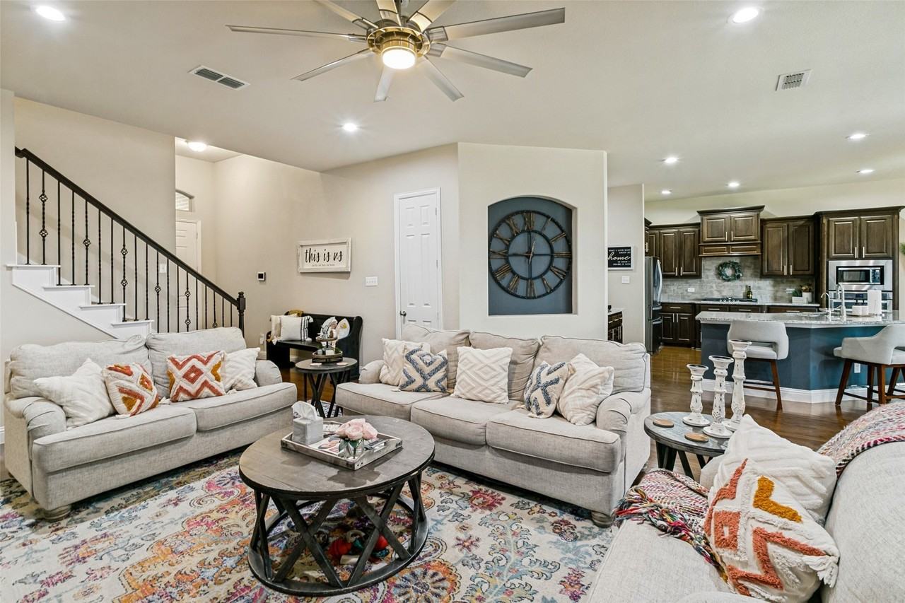 15109 Roderick Rd - Photo 4 of 26