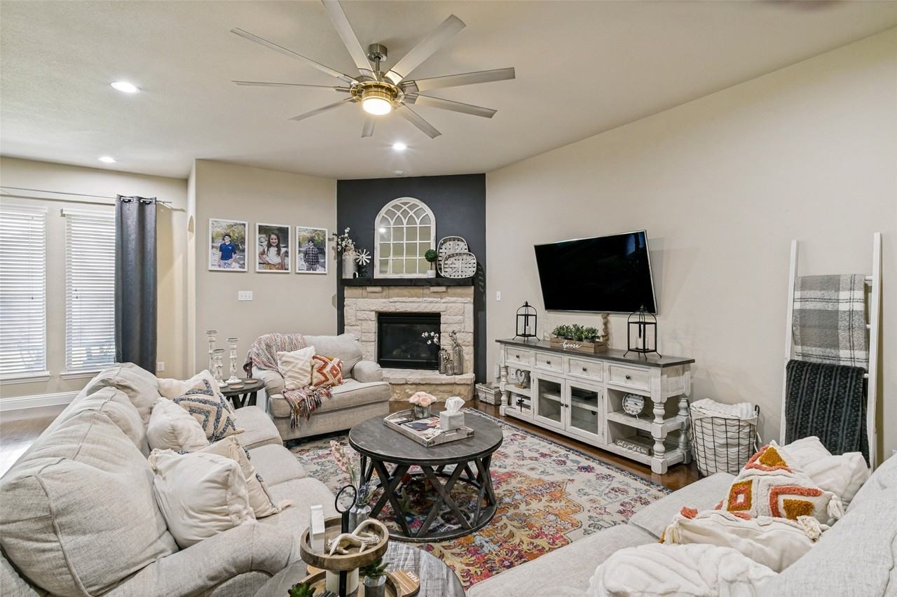 15109 Roderick Rd - Photo 6 of 26