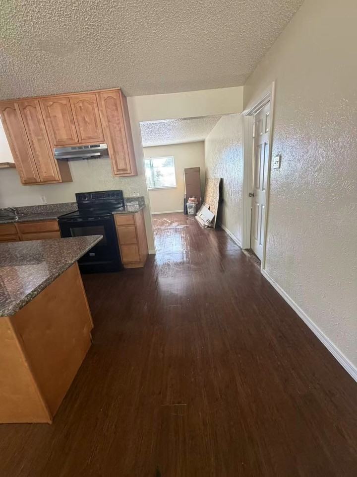 1429 Whippoorwill Dr - Photo 4 of 12