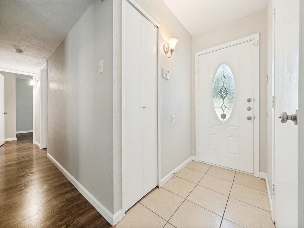 5225 Knox Dr - Photo 4 of 27