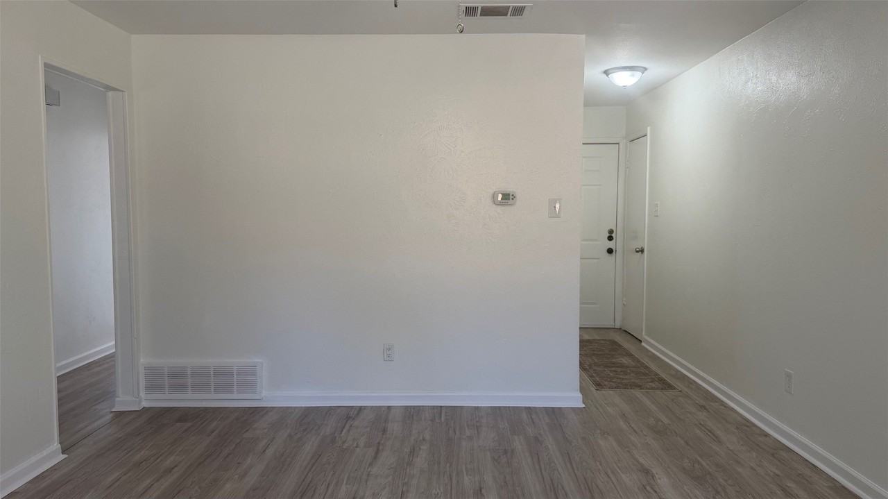 629 Chambers St - Photo 3 of 22