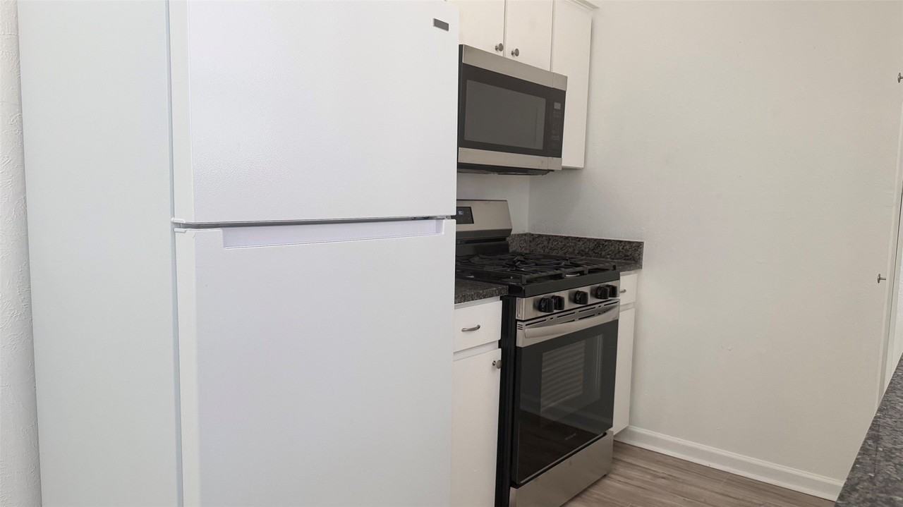 629 Chambers St - Photo 6 of 22