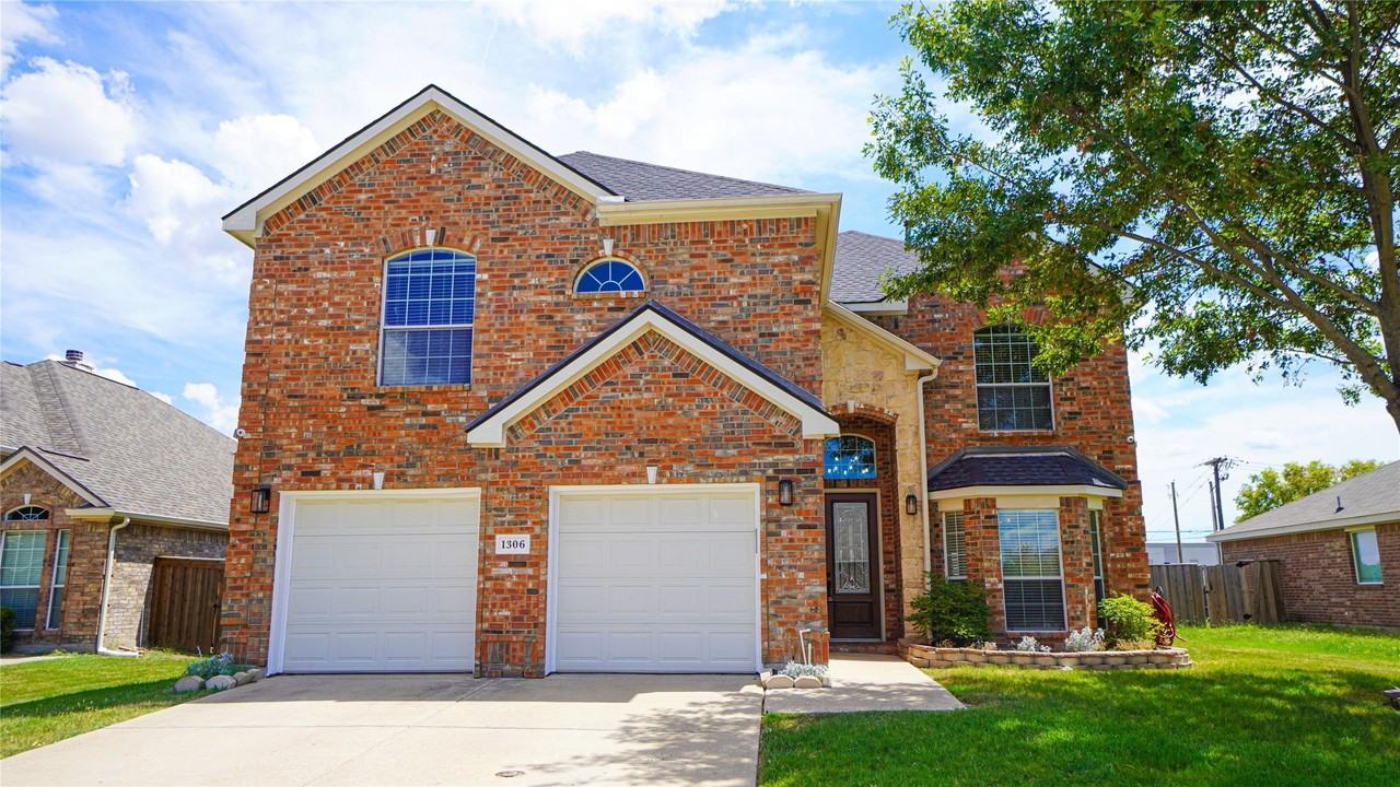 1306 Havenrock Dr - Photo 2 of 37