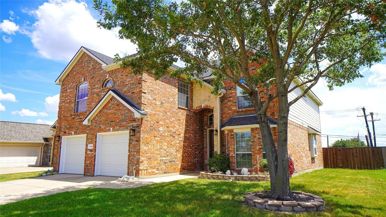1306 Havenrock Dr - Photo 3 of 37
