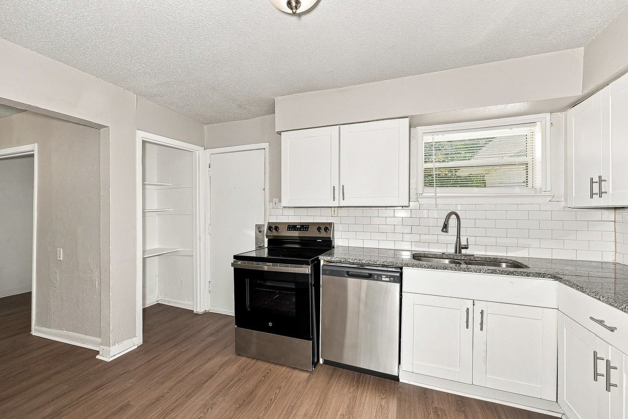 1705 Longview St - Photo 3 of 16