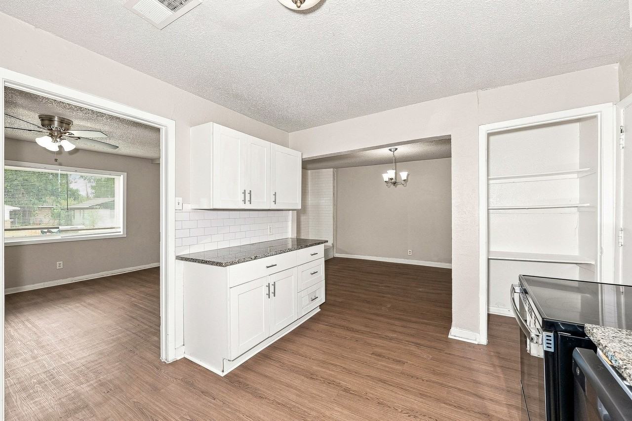 1705 Longview St - Photo 5 of 16