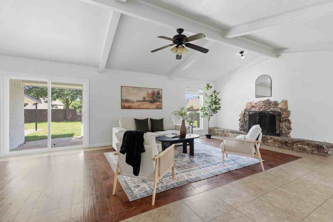 925 Lake North Rd - Photo 4 of 39