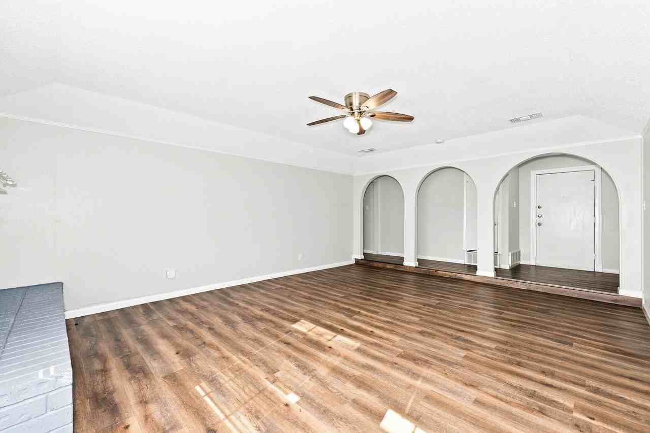 6609 Chilton Dr - Photo 6 of 15