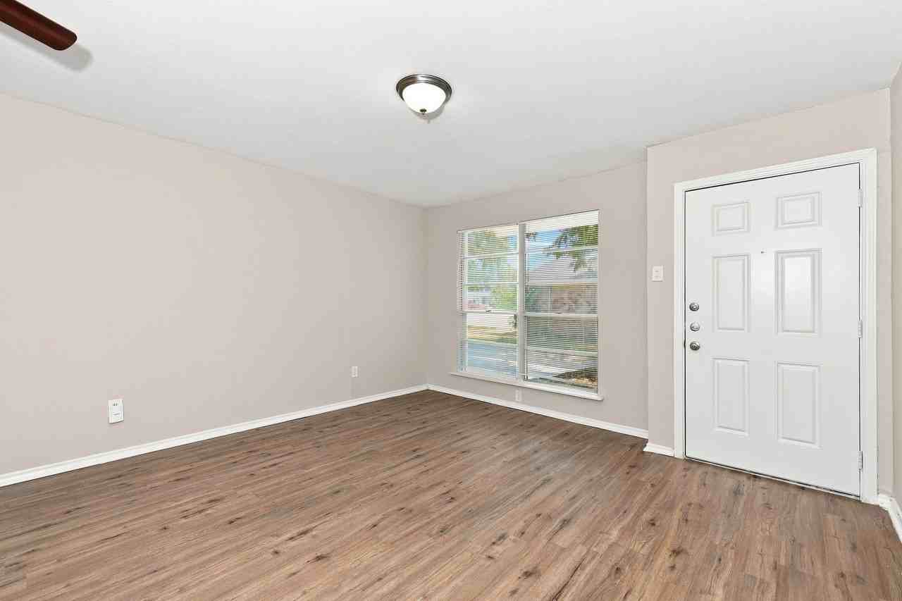 4349 Chestnut Dr - Photo 3 of 19