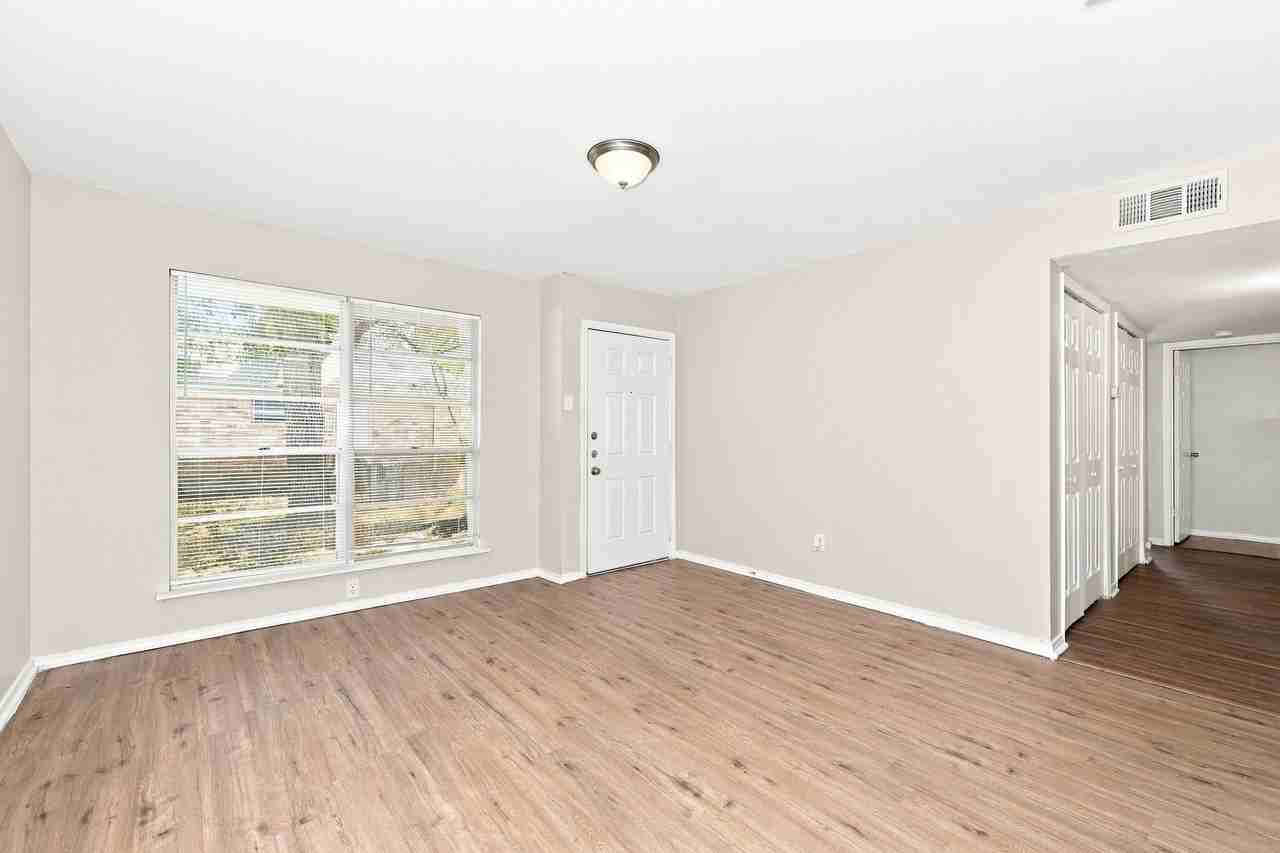 4349 Chestnut Dr - Photo 5 of 19