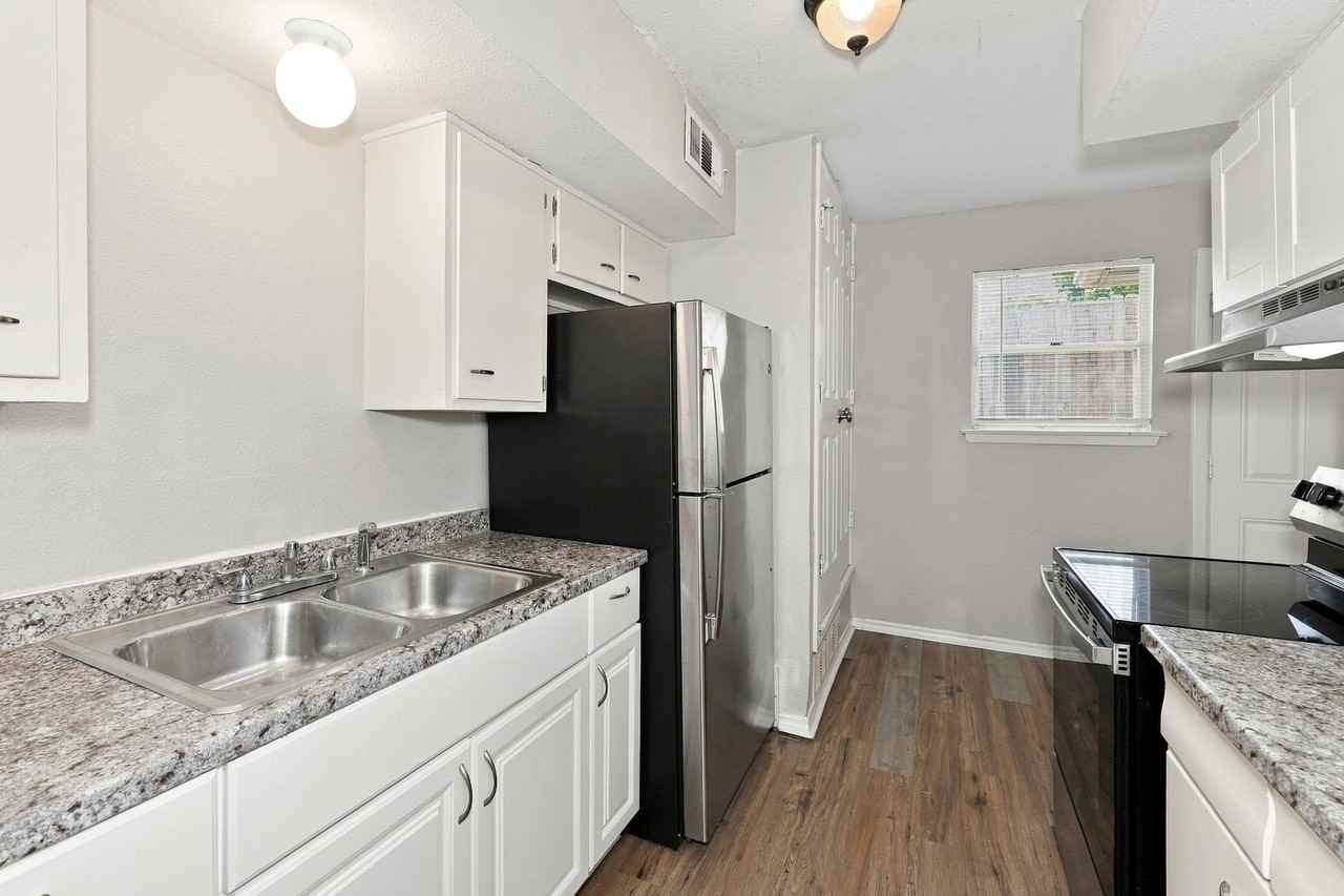 4349 Chestnut Dr - Photo 7 of 19