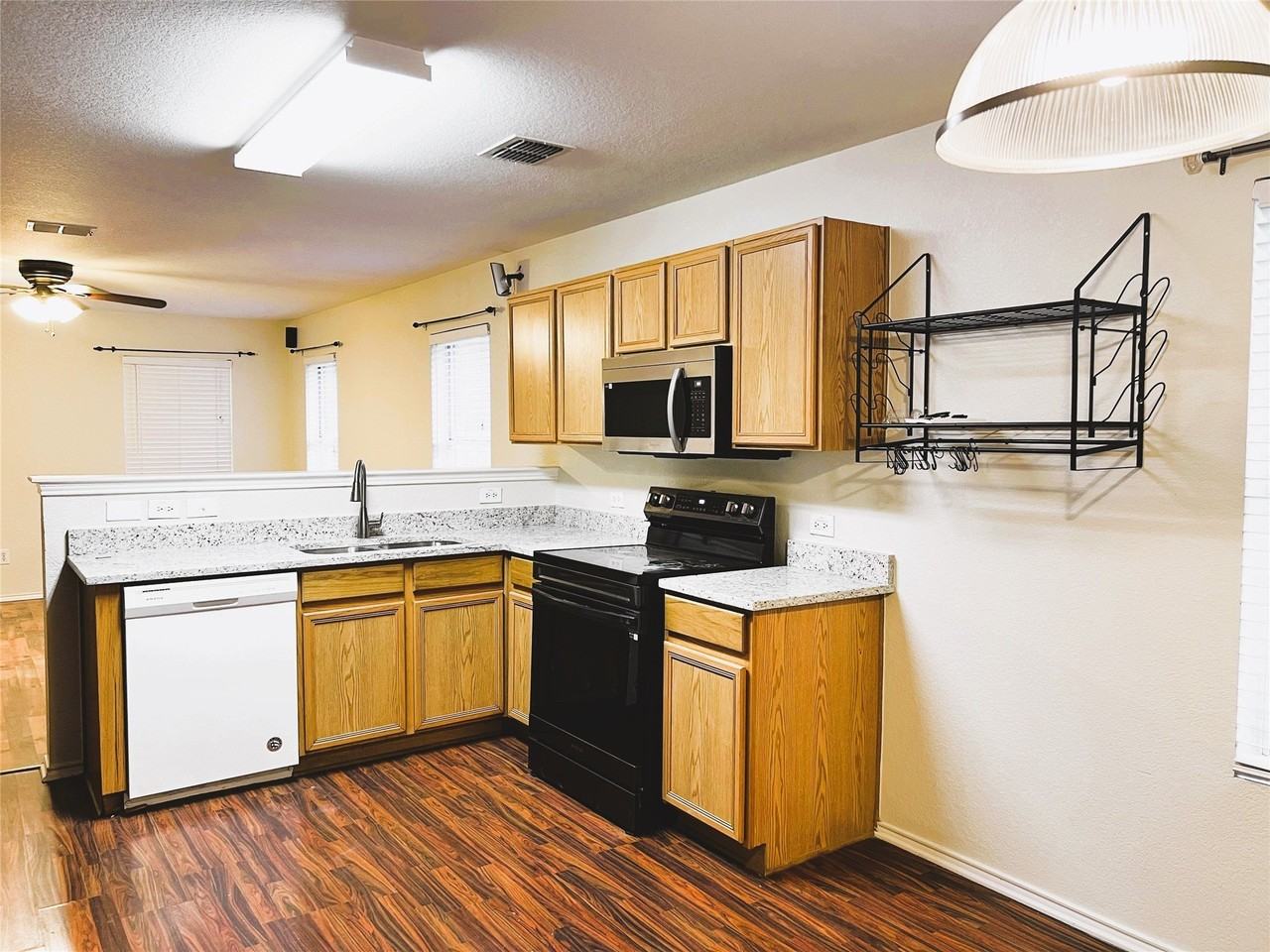 4513 Waterford Dr - Photo 3 of 16