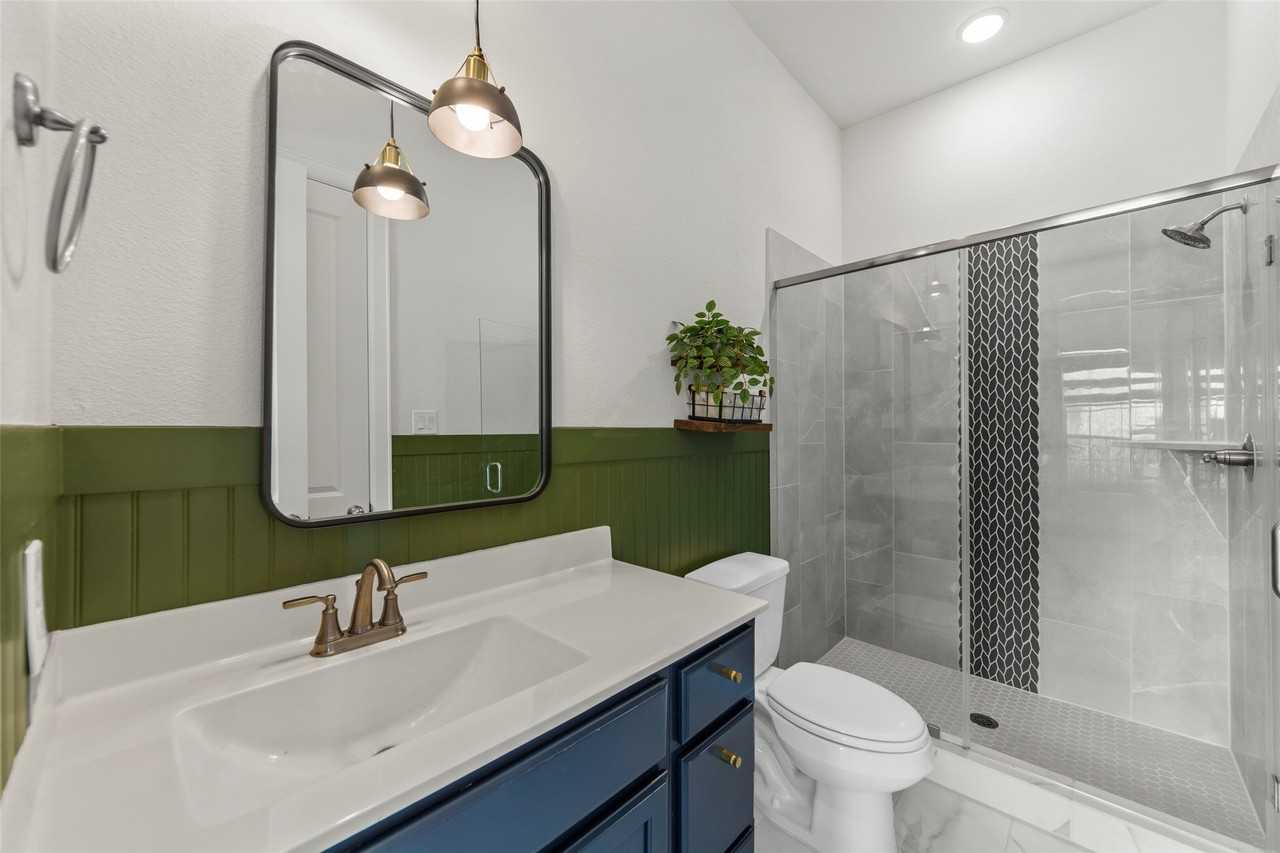 1814 Diamond Ct - Photo 5 of 28