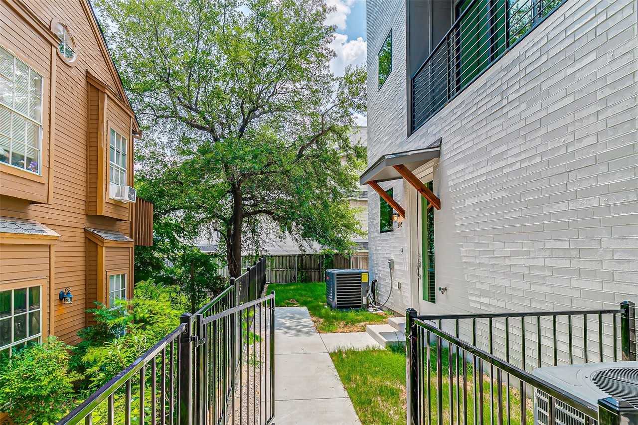 6028 Lewis St #202 - Photo 5 of 37