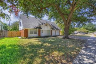 715 Melrose Dr - Photo 1 of 1