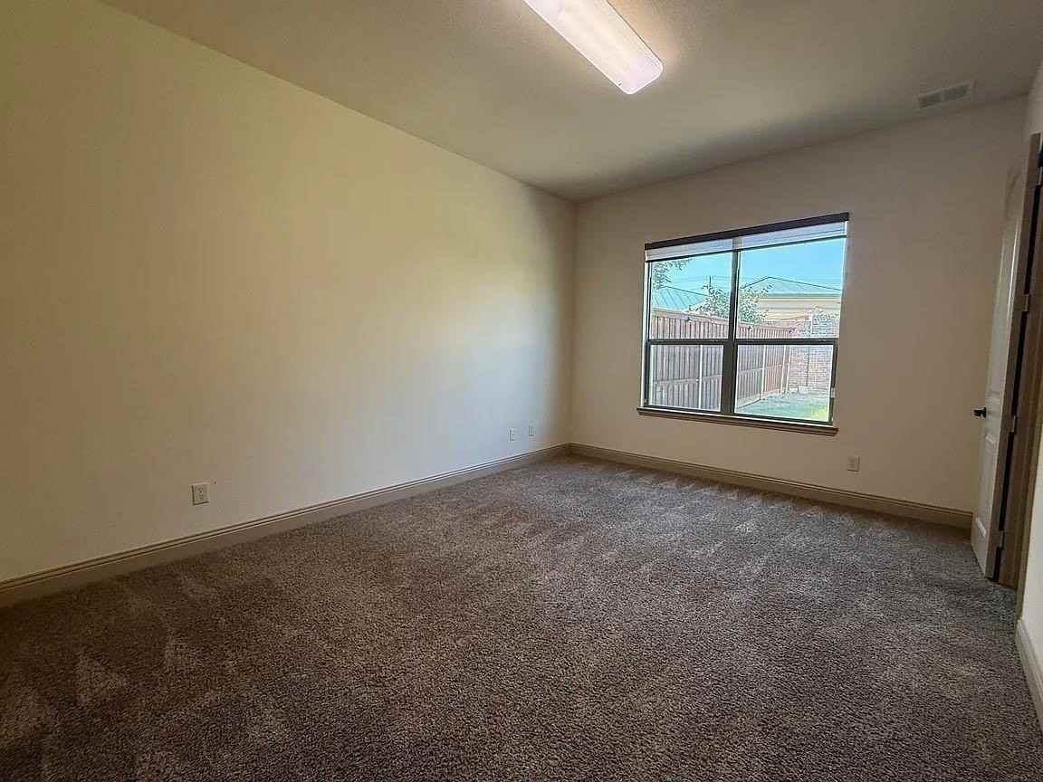 9001 Blue Water Dr - Photo 6 of 27