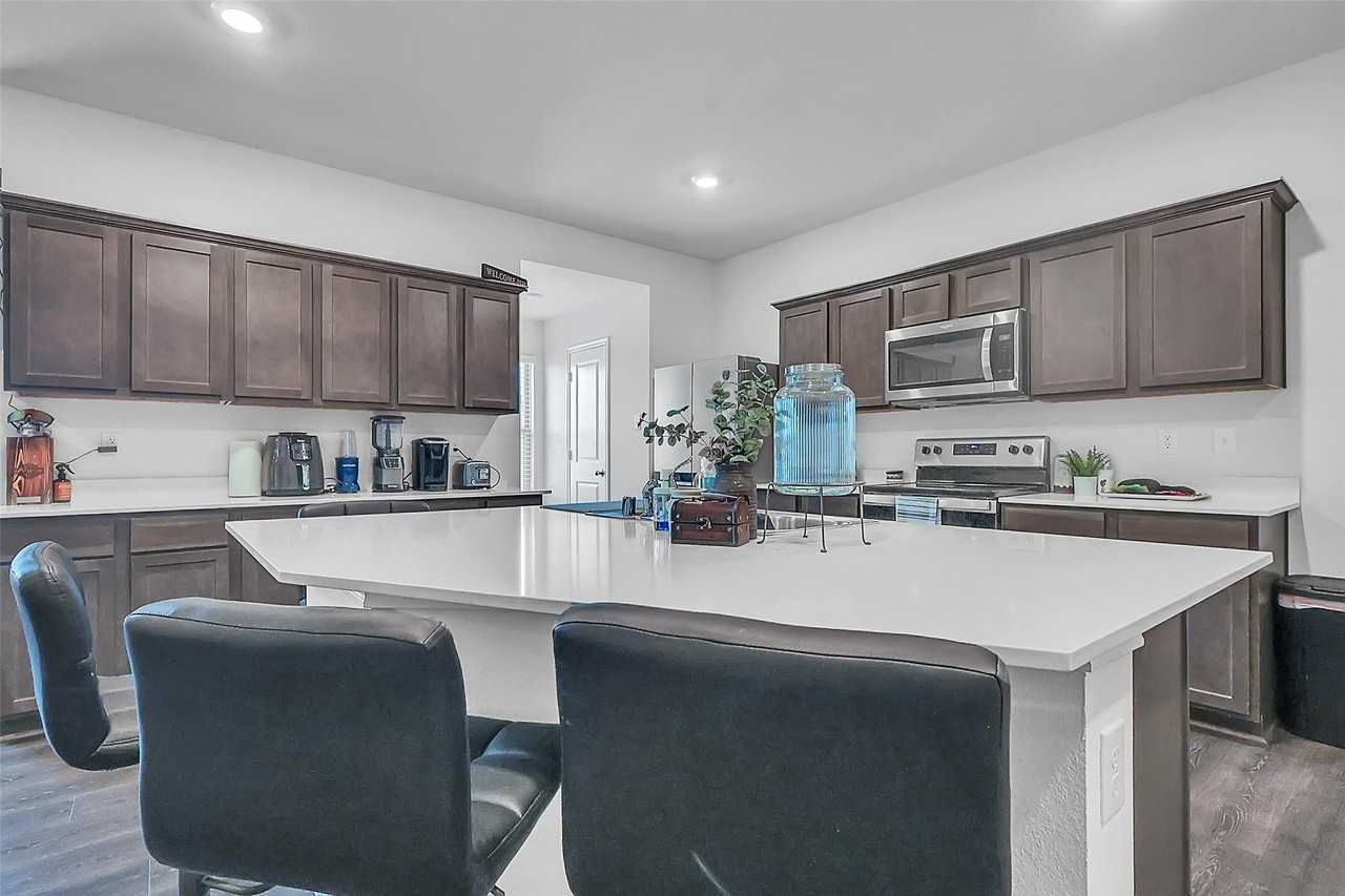 1208 Community Way - Photo 3 of 18