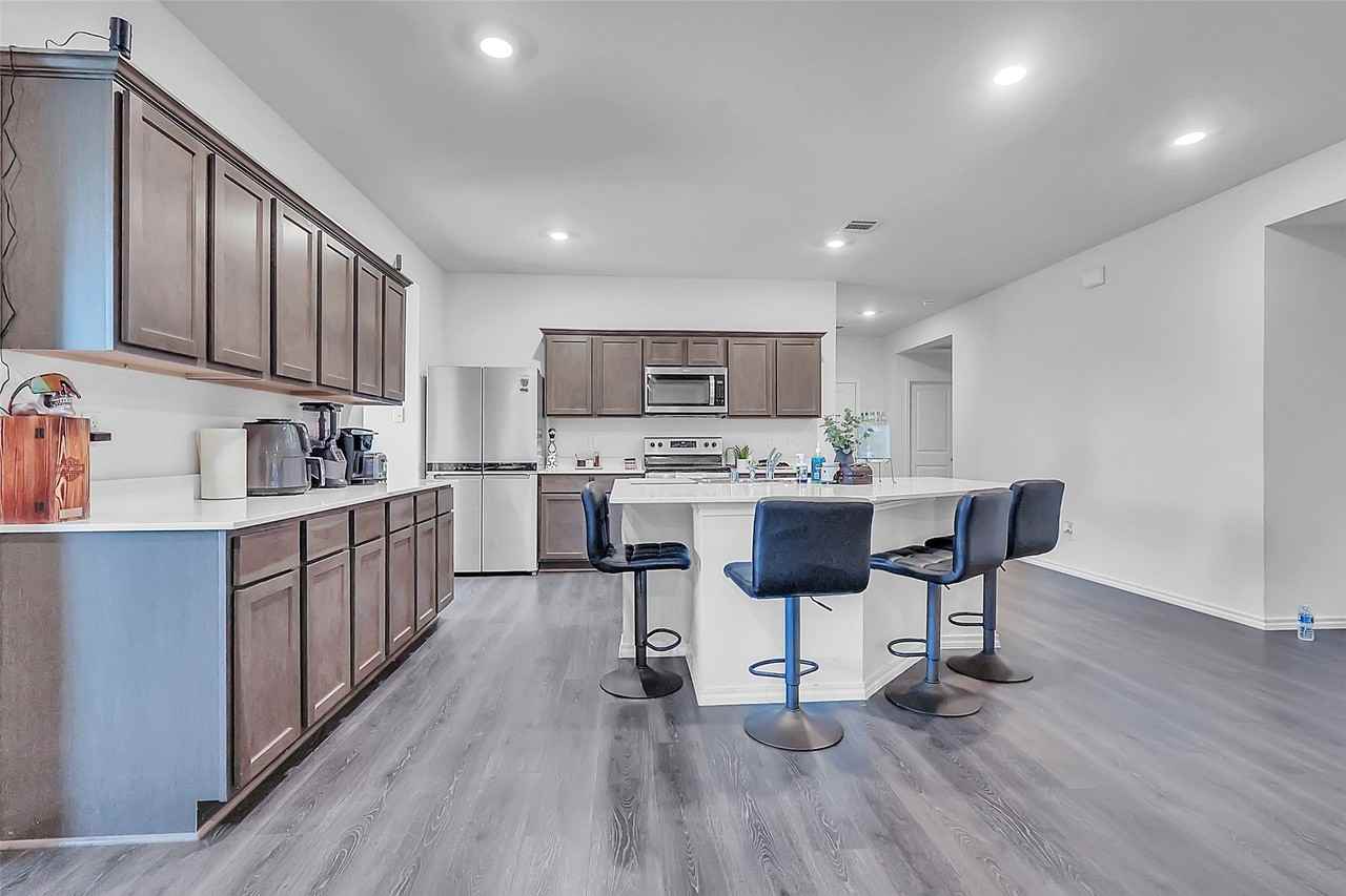 1208 Community Way - Photo 4 of 18