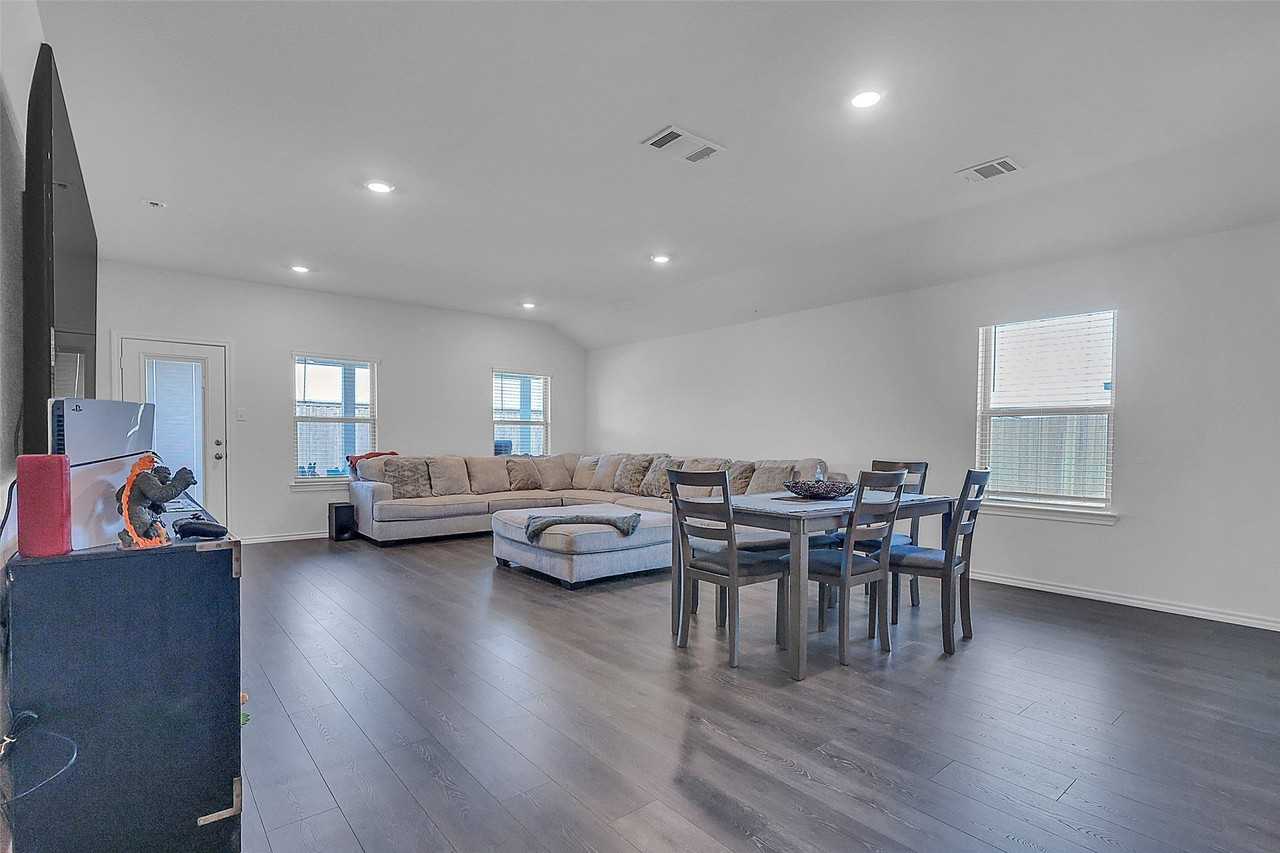 1208 Community Way - Photo 5 of 18
