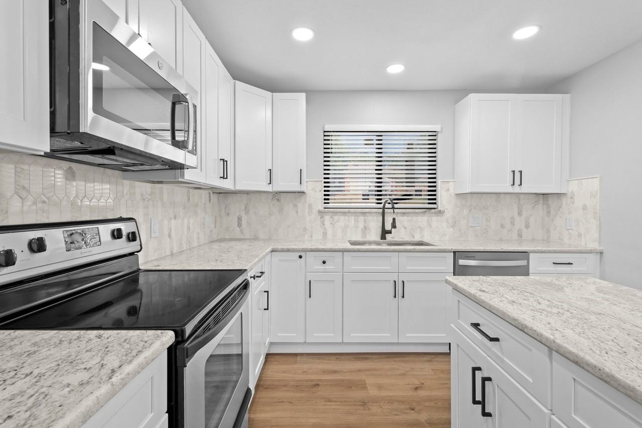 100 Park Cir - Photo 2 of 20