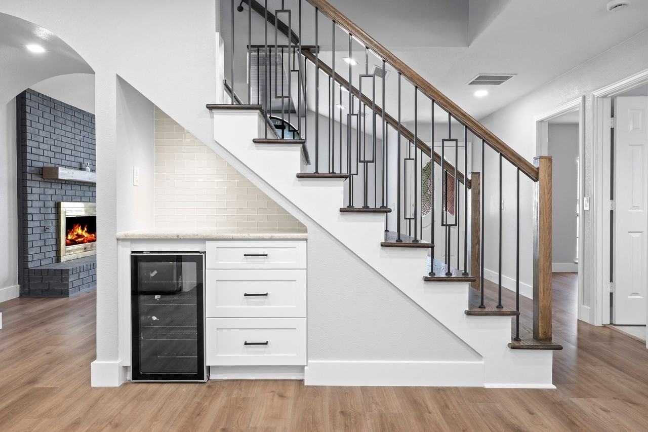 100 Park Cir - Photo 4 of 20
