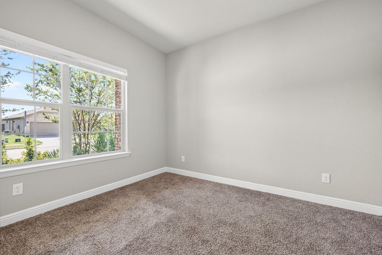 841 Blackhorse Trl - Photo 6 of 27