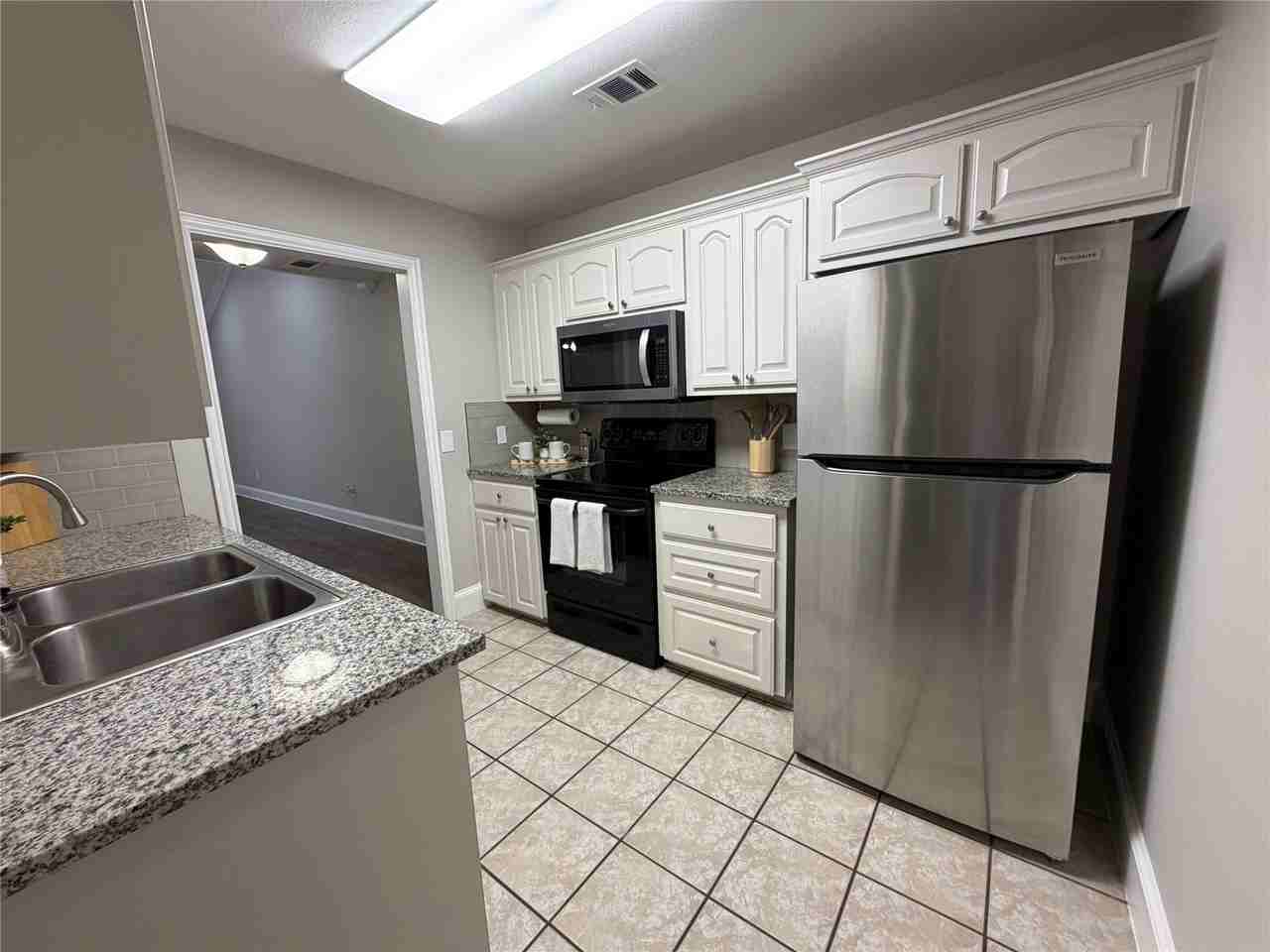 502 Oakridge Dr - Photo 6 of 24