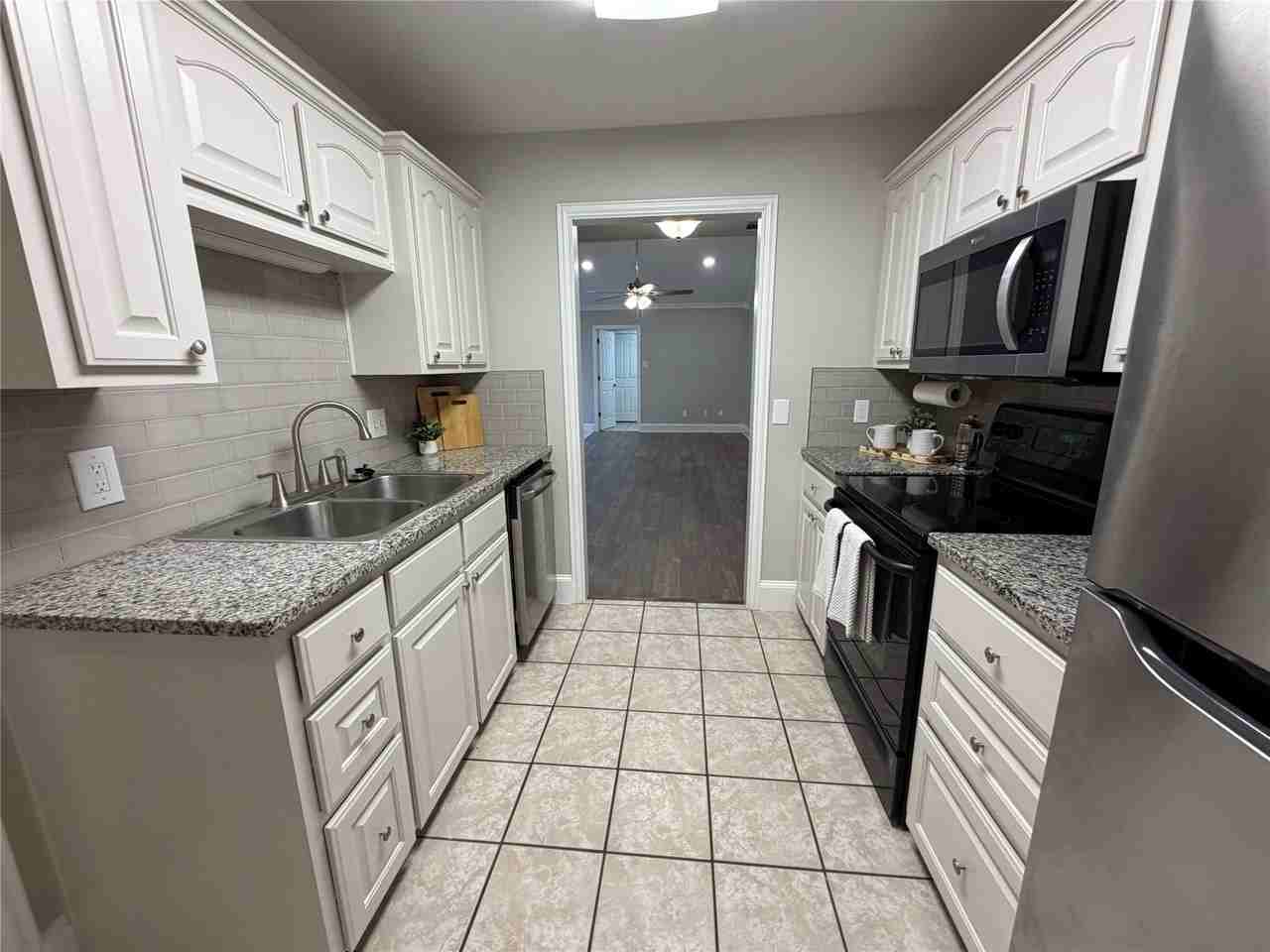 502 Oakridge Dr - Photo 7 of 24