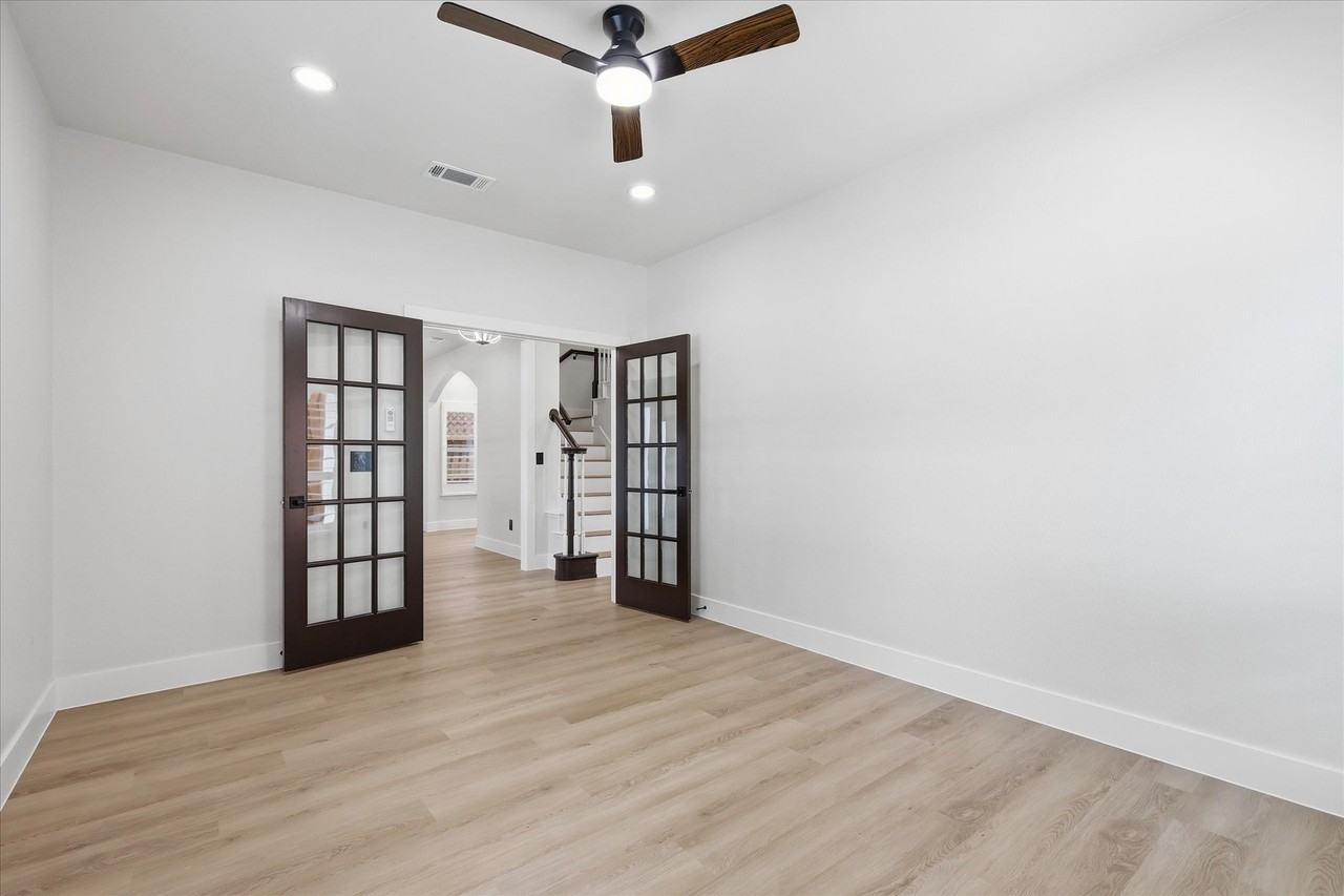 652 Allen Rd - Photo 4 of 36