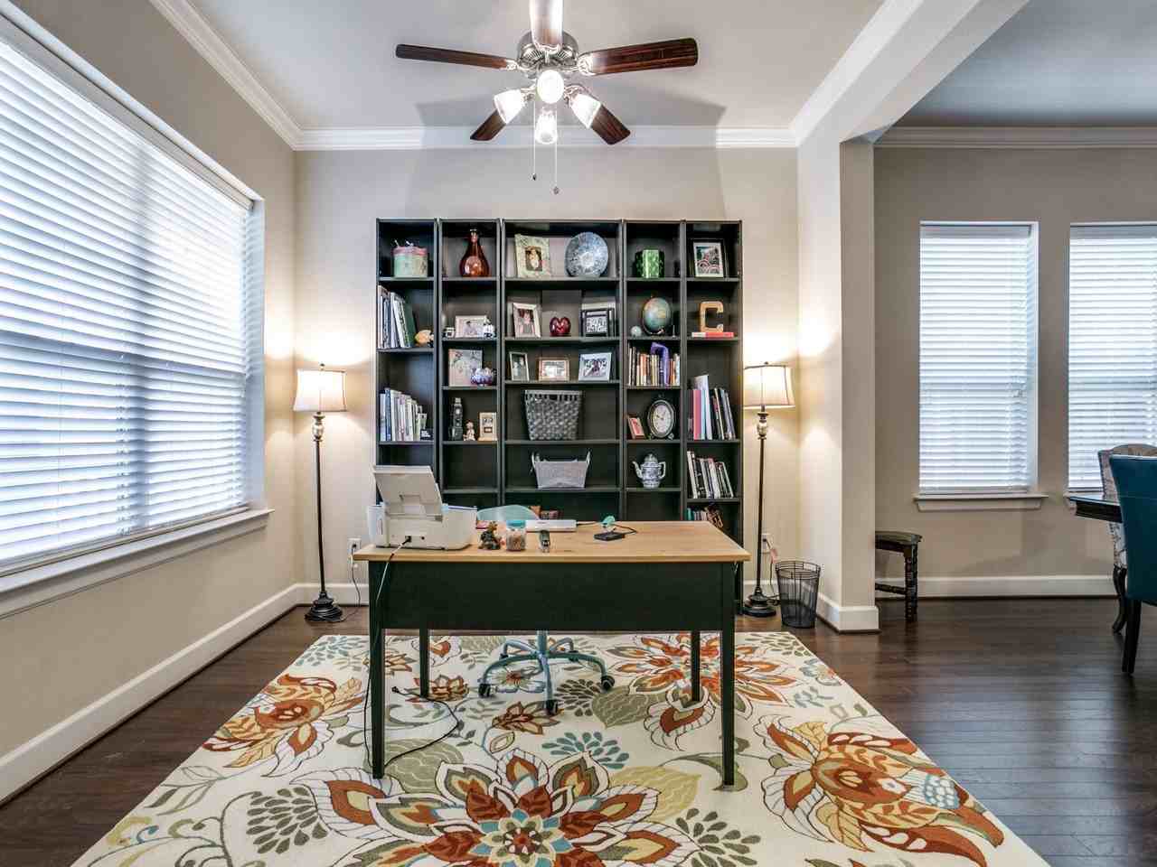 1010 Crystal Oak Ln - Photo 4 of 25